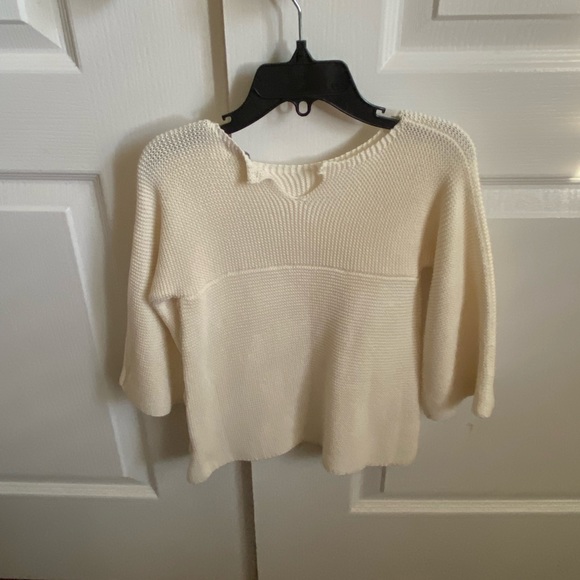 Toddler Girls Size 2 Cream Knit Sweater. Tags Still Attached, side button detail - Picture 2 of 3